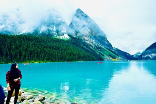 Shuttle Bus from Banff to Lake Louise and Moraine Lake