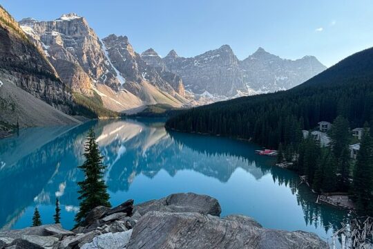 Moraine Lake and Lake Louise Sunset Tour from Banff
