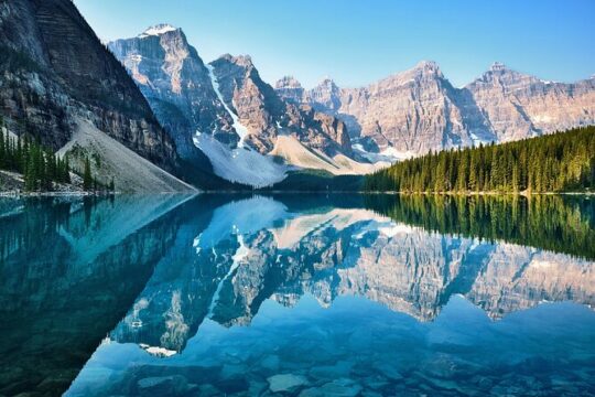 Luxury Private tour to Moraine and Lake Louise from canmore/Banff
