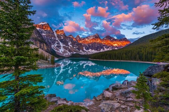 Moraine Lake Sunrise Private Luxury Tour from Canmore Banff