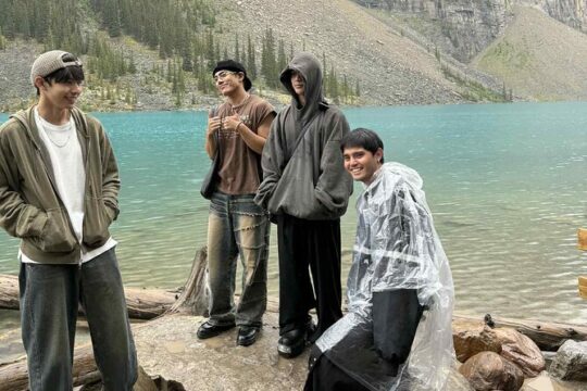 Moraine Lake Louise Shuttle Bus | Banff Explorer Direct Service.