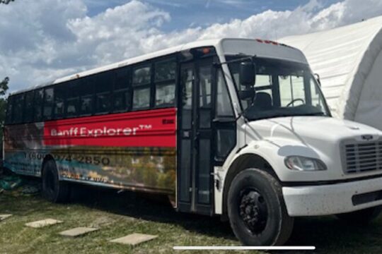 From Banff: Affordable Moraine Lake and Lake Louise Shuttle Bus
